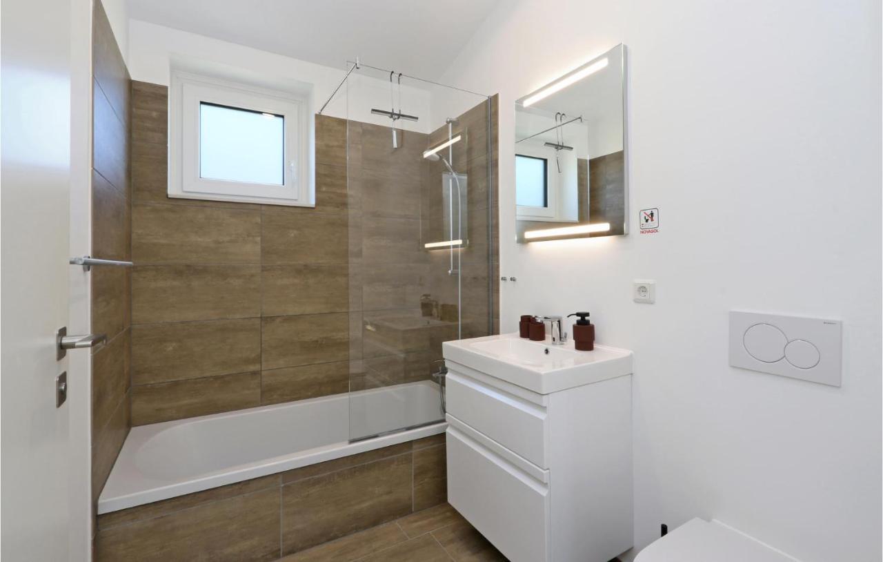 3 Bedroom Stunning Home In Lembruch-Duemmer See Bagian luar foto
